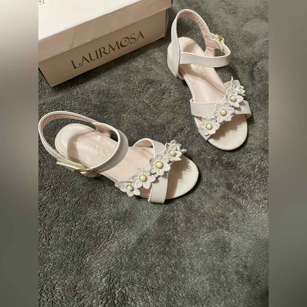Girls Nude Colored Flower Strap Heels / Sandals